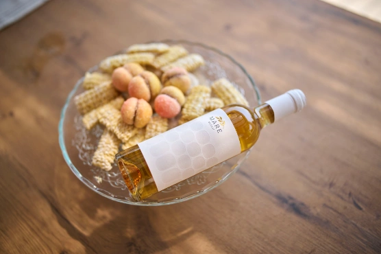 Slika interiera i eksteriera Mare Wines kušaone