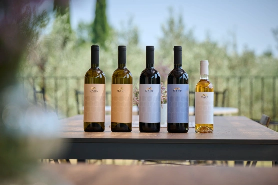 Slika interiera i eksteriera Mare Wines kušaone